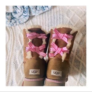 Gingham Bailey bow Ugg’s